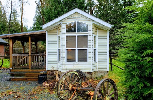 Ashford House | Overnighter Perfect location to relax after a day of hiking Mt Rainier.