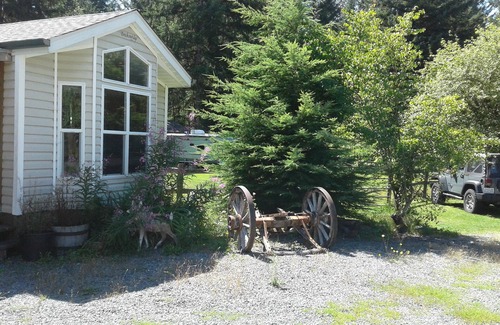 Ashford House | Overnighter Perfect location to relax after a day of hiking Mt Rainier.