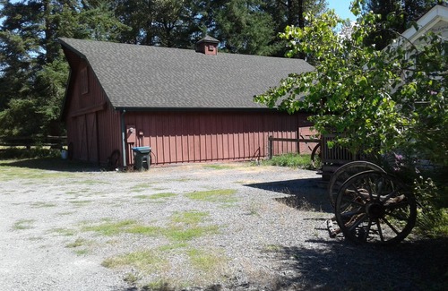 Ashford House | Overnighter Perfect location to relax after a day of hiking Mt Rainier.