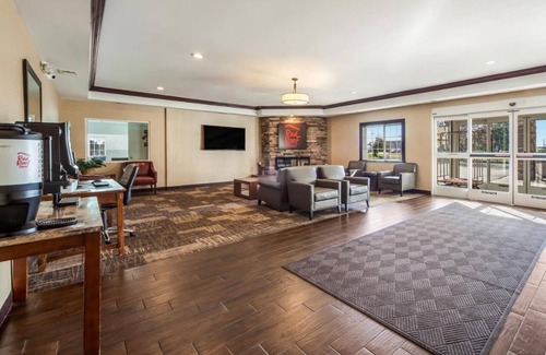 Council Bluffs Hotel | Oversized King Room! With Indoor Pool, Free Parking, Pets are welcome.