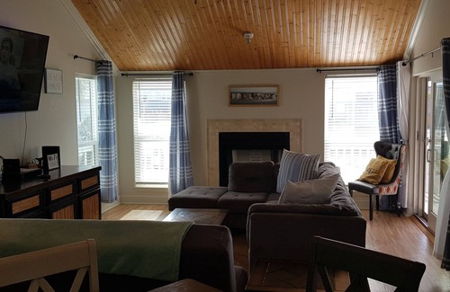 Toilla Segunda House | OWB Beach House a short1/2block walk to the back
