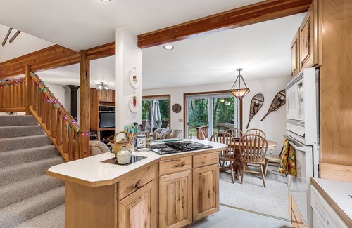 Baring House | Owl Be Back Spacious, peaceful, private riverfront