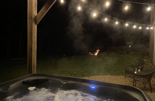 Ellijay Cabin | Owl's Rest - with Hot Tub - Delightful Cabin Blue Ridge and Ellijay