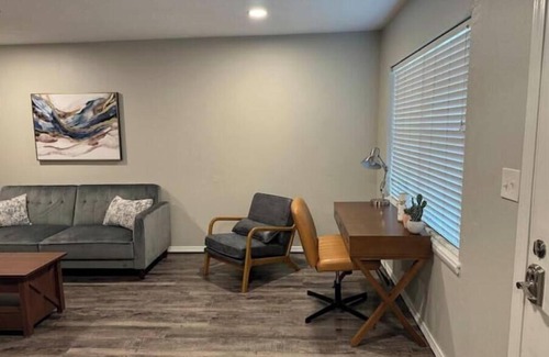 Norman House | Owl Street Cabana Walking Distance To OU Stadium