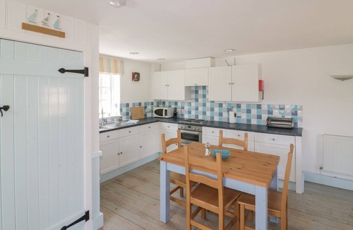 Gorran Cottage | OWLS ROOST, pet friendly, with hot tub in Gorran Haven