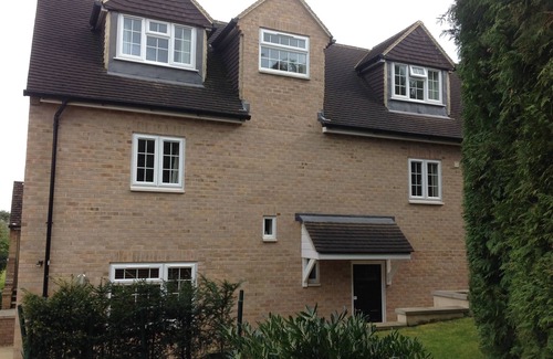 Oxford Apartment | Oxford Apartments 2 - Modern, beautiful Apartment fully furnished with parking