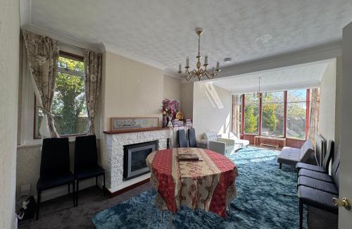 Headington Villa | Oxford Detached Villa 5 Rooms Free Parking 4km from City Center