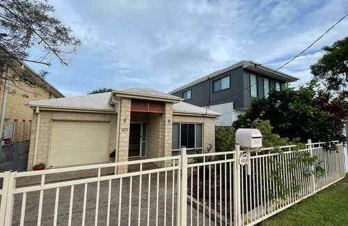 Scarborough House | "Oxley House" - Scarborough Q 4020