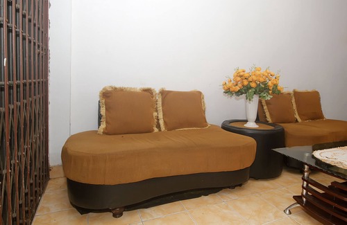 Jambi Hotel | OYO 1847 Jasmine Kost Syariah
