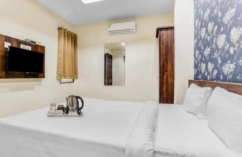 Indore Hotel | OYO 86350 Hotel Chandragupta