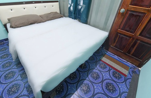 Kampung Changkat Raja Hotel | OYO 90589 The Jungle Cabin House