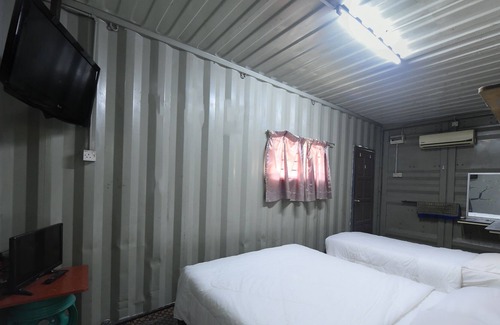 Kampung Changkat Raja Hotel | OYO 90589 The Jungle Cabin House