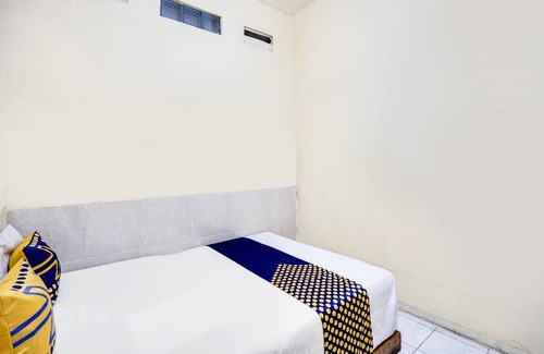 Sedati Hotel | OYO 91774 Kost Nusantara Sidoarjo Syariah