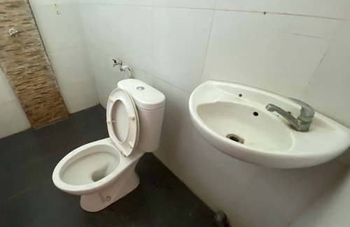 Lombok Hotel | OYO 93758 Lembah Sriti Homestay Near Sirkuit Motor Cross Internasional 459 Lantan