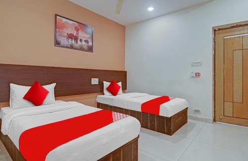 Hyderabad Hotel | OYO Flagship Star Inn Near Durgam Cheruvu