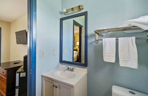 Luling Hotel | OYO Hotel Luling TX Downtown I-10/US-90