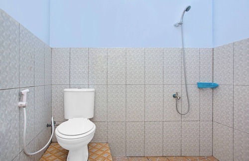 Rembang Hotel | OYO Life 3119 Hotel Kurnia