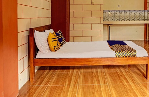 Kepanjen Hotel | OYO Life 92568 Penginapan Joglo Syariah