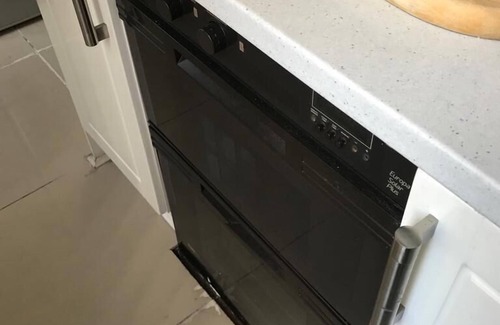 Leeds Bed & Breakfast | OYO Woodville Lodge Leeds