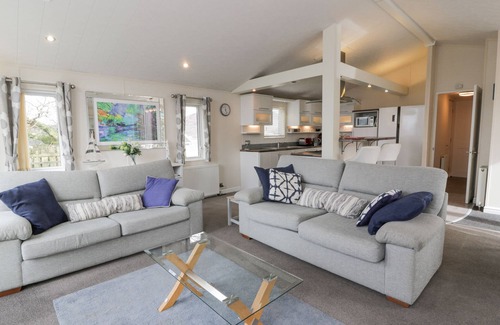 Rockcliffe Cottage | OYSTER BAY LODGE, pet friendly, with a garden in Dalbeattie