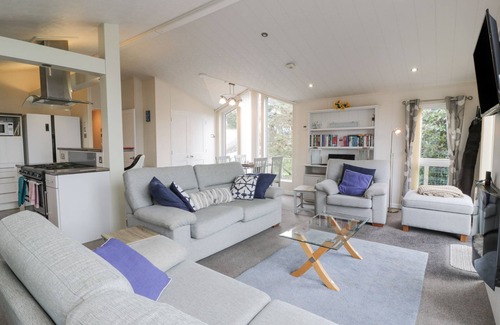 Rockcliffe Cottage | OYSTER BAY LODGE, pet friendly, with a garden in Dalbeattie