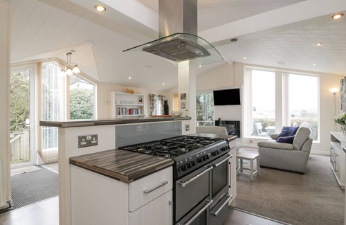 Rockcliffe Cottage | OYSTER BAY LODGE, pet friendly, with a garden in Dalbeattie