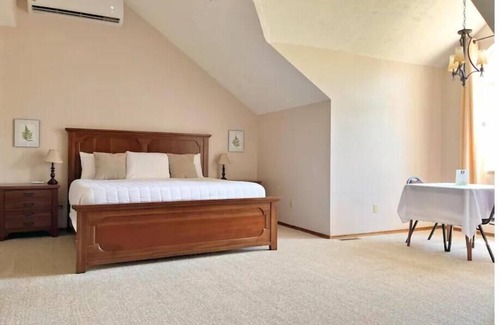 Ponce De Leon Bed & Breakfast | Ozark Misty Morning Suite