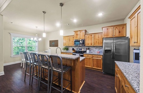 Holiday Island House | Ozark Mtn Hideaway- Deck, Fire Pit, Walk to Lake!