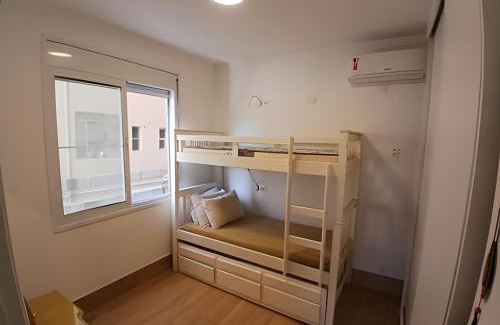 Embare Apartment | Pé na Areia em Santos: Sol, Mar e Netflix
