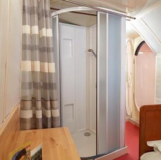 Auvers-sur-Oise Bed & Breakfast | Péniche Daphné's