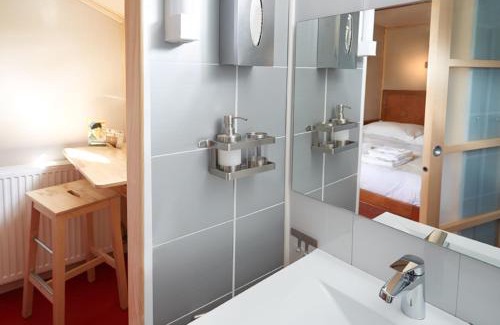 Auvers-sur-Oise Bed & Breakfast | Péniche Daphné's