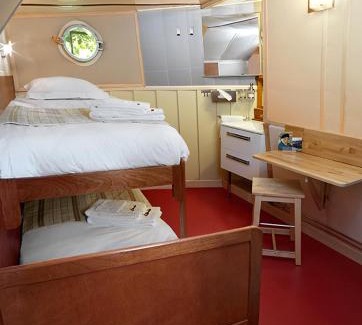 Auvers-sur-Oise Bed & Breakfast | Péniche Daphné's