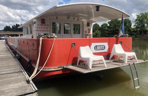 Asnieres-sur-Seine Boat Rental | Péniche Liberté