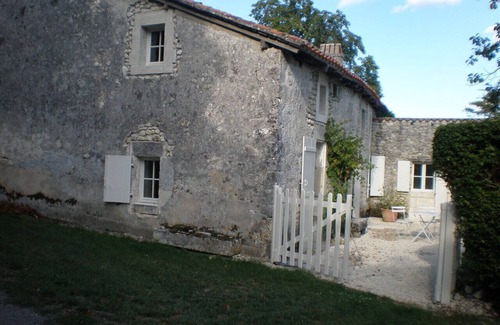 Villebois-Lavalette House | Périgord Vert- House in character property - Swimming pool, tennis - Sleeps 4