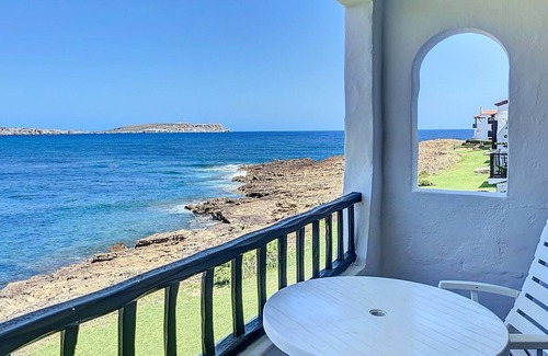 Platges de Fornells Apartment | P98 - Nice flat on the sea
