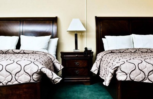 Delaware Hotel | Pacer Inn And Suites Delaware