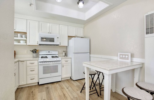 Oceano Condo | Pacific Coast Hideaway in Pacific Plaza #410 - Oceano, Pismo Beach & Avila