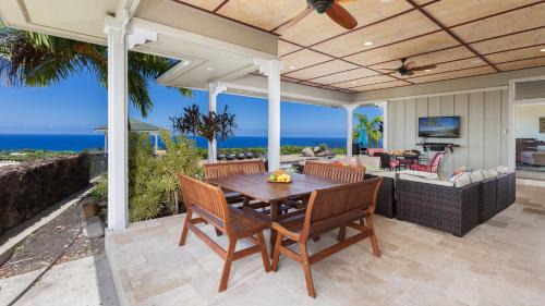 Kailua-Kona House | PACIFIC VISTA RETREAT Stunning 5BR Home Overlooking Ocean Privacy and Pool