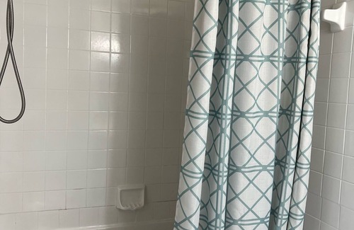 Franconia Condo | pacious 3bdrm/2bath near Metro DC/Alexandria