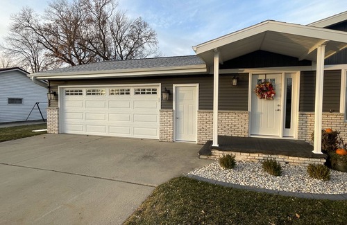 Forest Junction House | Packer Games, EAA, 2025 NFL Draft, Performing Arts - Cozy Complete Stay with Us!