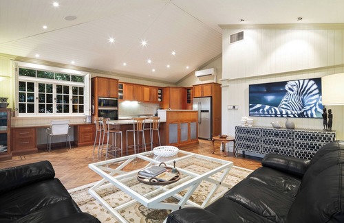 Paddington House | Paddington 3-bedroom luxury house minutes walk to the hub of Paddo Terraces