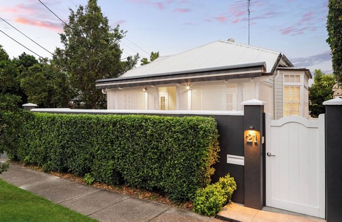 Paddington House | Paddington 3-bedroom luxury house minutes walk to the hub of Paddo Terraces
