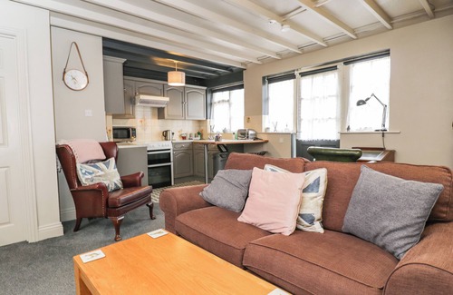 Crudwell Cottage | Paddock Cottage