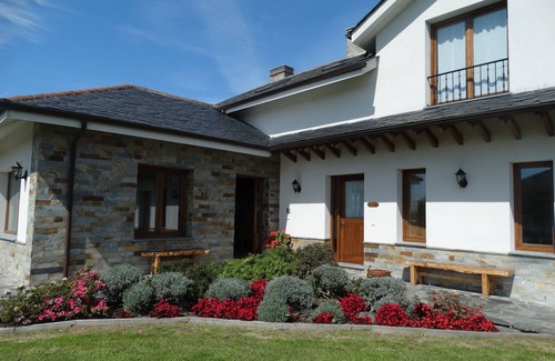 Navia Apartment | Paderne's Cross - Chestnut