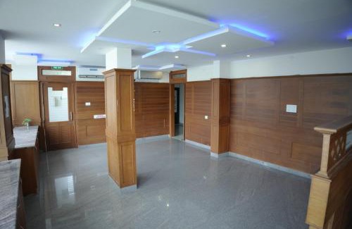 Chirayinkil Hotel | Padmatheertham Inn