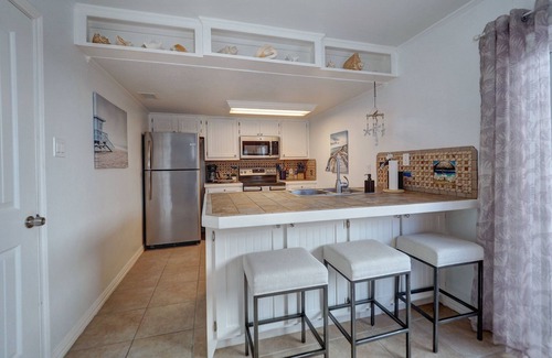 Corpus Christi Condo | Padre Island's Whitecap & Ellis Beach Getaway Condo-walk to beaches & seawall!