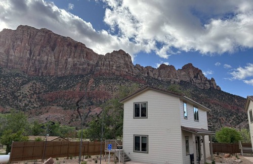 Zion National Park South Entrance Apartment | Paintbrush Cottage at Zion