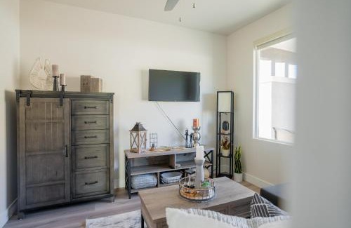 Hildale House | Painted Desert-4Bed, 3Bath, Hot Tub, Deck