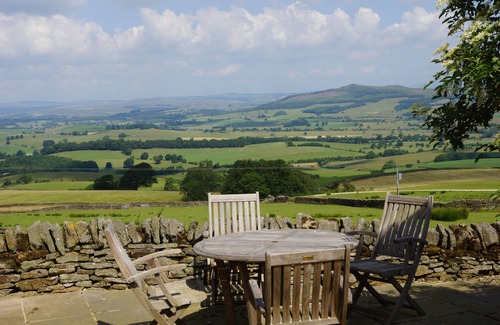 Skipton House | Pair of stunning cottages sleeping 14 with access to an award winning wellbeing resort