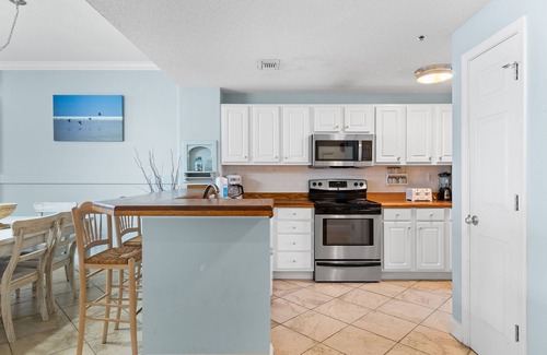 Ono Island Condo | Palacio 802: Beachfront | Private Balcony | Resort Amenities